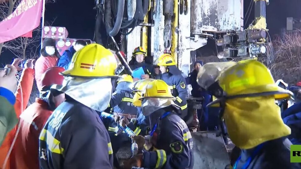 الصين.. عمال عالقون تحت أنقاض منجم منذ 9 أيام يبعثون برسالة أمل