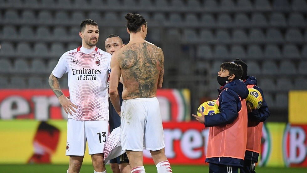 زلاتان يواصل مطاردته لرونالدو .. فيديو