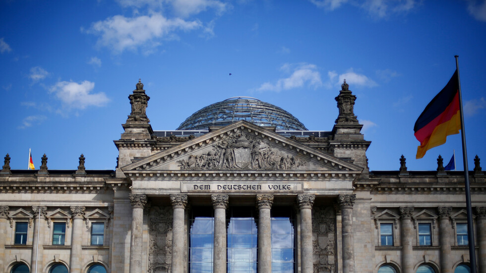 ألمانيا.. القبض على "عصابة" من سوريين ولبنانيين وليبيين