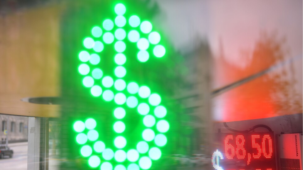 بورصة موسكو والروبل في المنطقة الخضراء