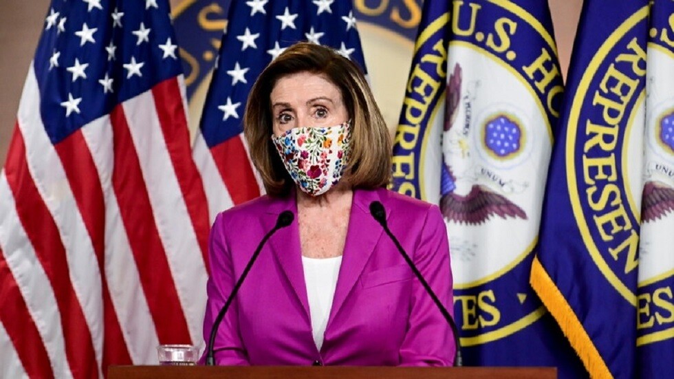 بيلوسي تتهم ترامب بالتحريض على الشغب