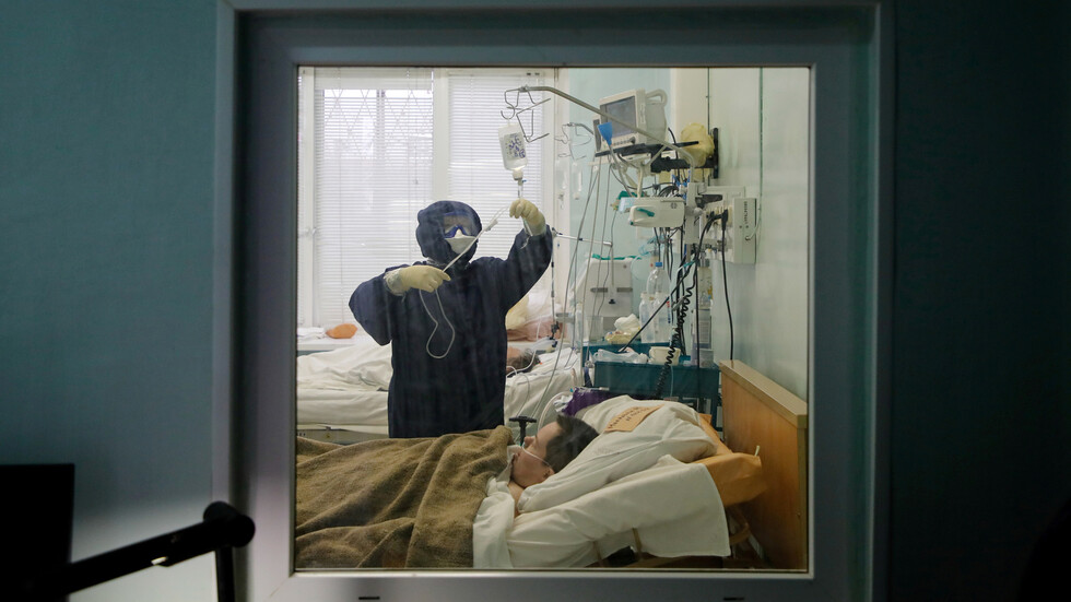 روسيا تسجل لليوم الثالث على التوالي أقل من 22 ألف إصابة بكورونا