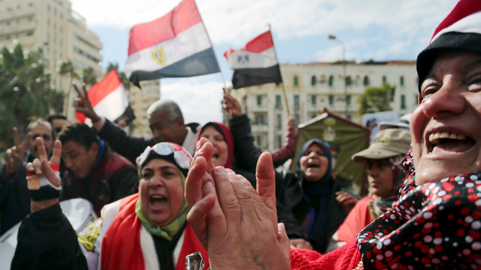 مصدران: السلطات المصرية تعتقل رسام كاريكاتير بعد نشره تسجيلا مصورا تحية لانتفاضة 2011
