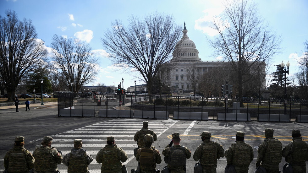 إصابة 200 عنصر من الحرس الوطني الأمريكي بكورونا