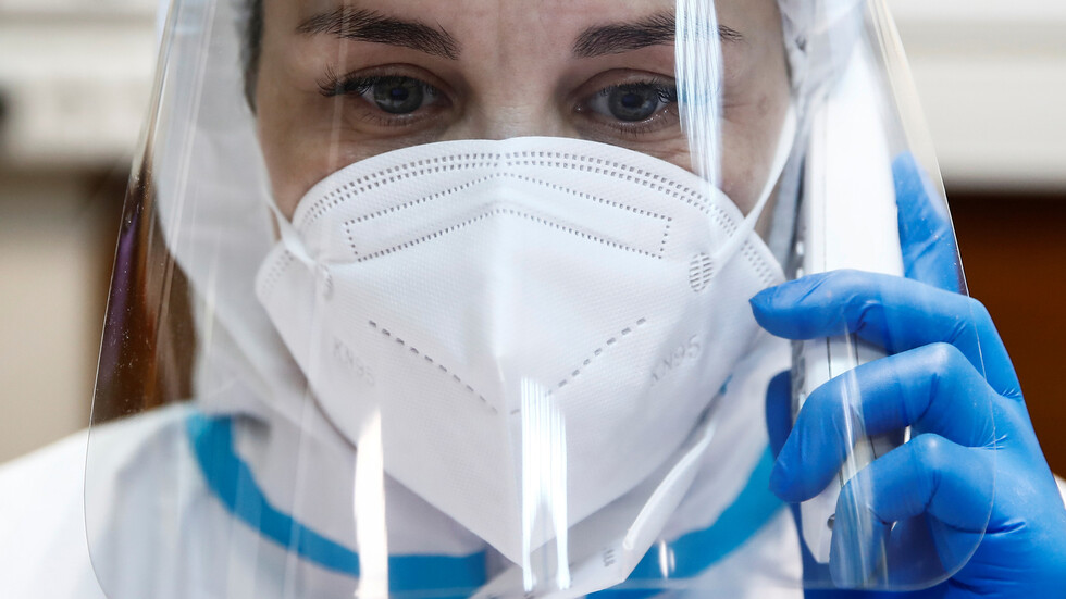 روسيا تسجل أقل حصيلة يومية من الإصابات بفيروس كورونا خلال الأشهر الثلاثة الماضية