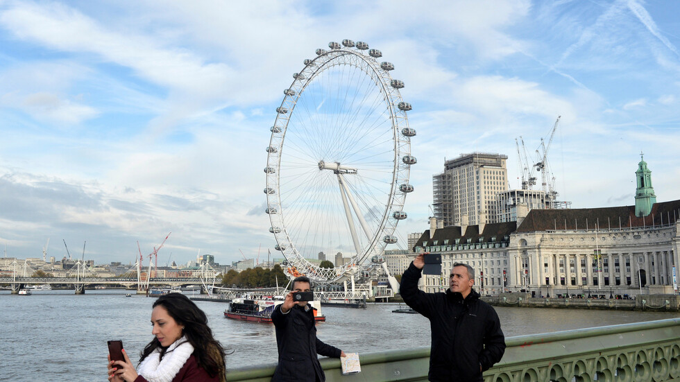 وزير بريطاني يخيب آمال عشاق السياحة!