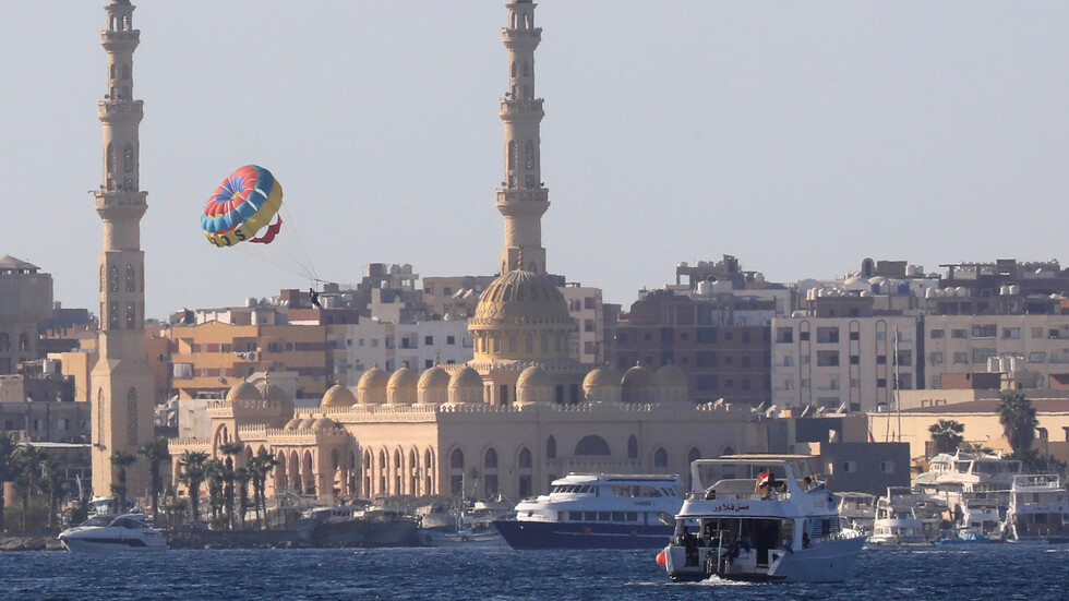 مصر.. انطلاق مناقشات مشروع تعديل قانون شركات السياحة