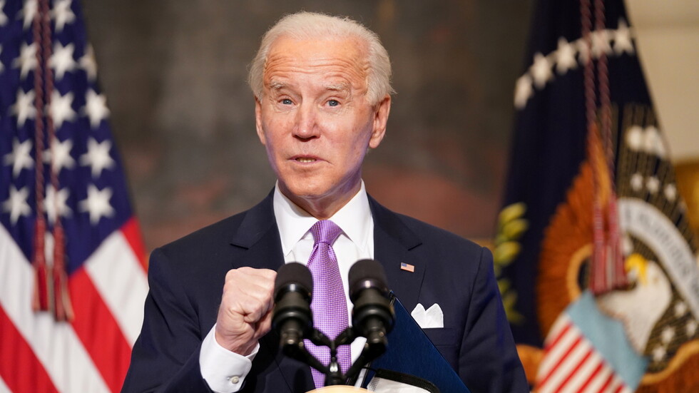 بايدن يمازح صحفيا سأله حول الاتصال مع بوتين