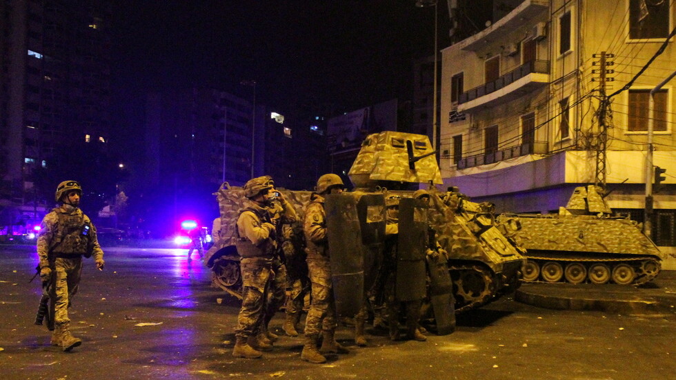 لبنان..إصابة أكثر من 30 عسكريا جراء الاحتجاجات في مدينة طرابلس