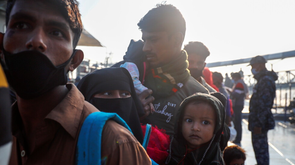 مسؤول: بنغلادش تنقل نحو 3 آلاف لاجئ من الروهينغا إلى جزيرة نائية هذا الأسبوع