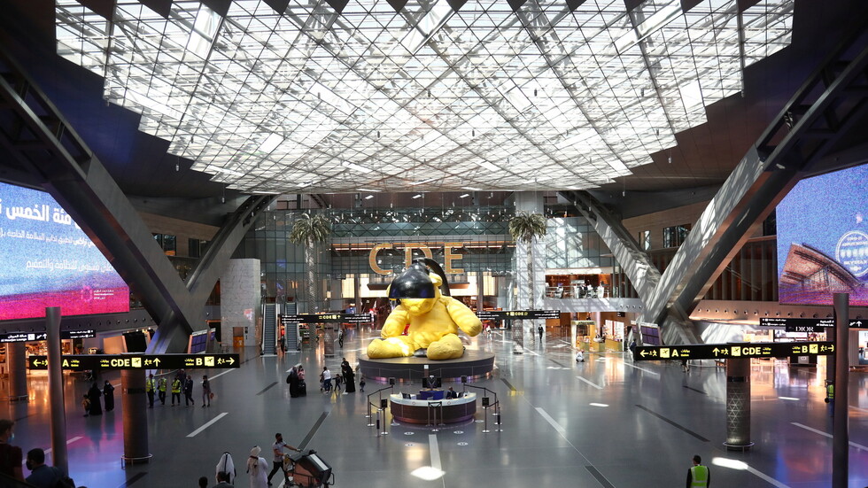 قطر تغلق البلاد أمام السياح حتى منتصف فبراير وتسمح بدخول فئات محددة إليها