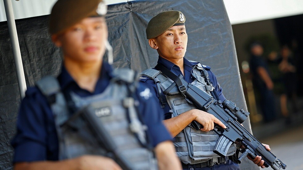 سنغافورة تحتجز فتى لاعتزامه الهجوم على مسجدين