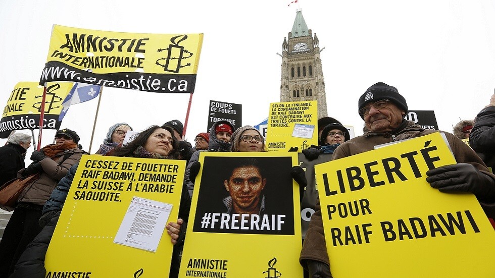 البرلمان الكندي يطالب الحكومة بمنح الجنسية للمدون السعودي رائف بدوي