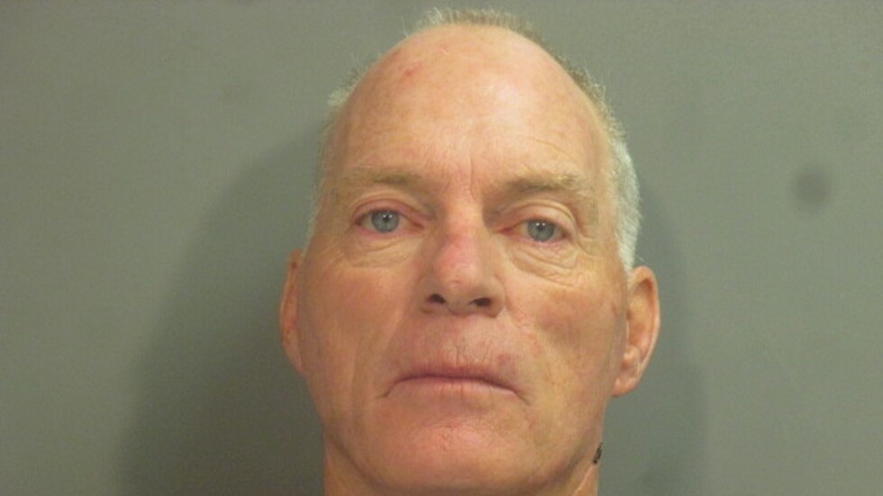 قاض أمريكي: مقتحم مكتب بيلوسي يجب أن يبقى في السجن