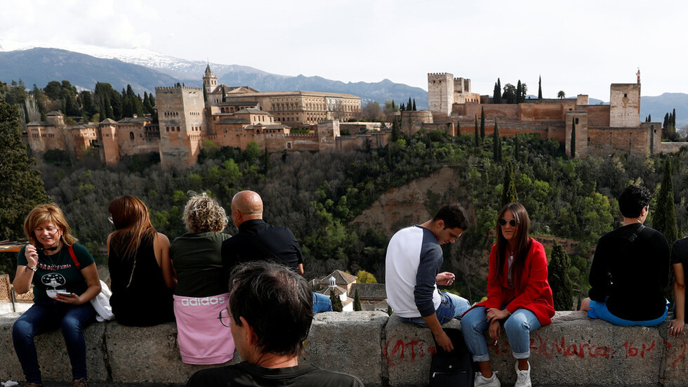 زلزال 26 يناير بغرناطة يلحق أضرارا بقصر الحمراء