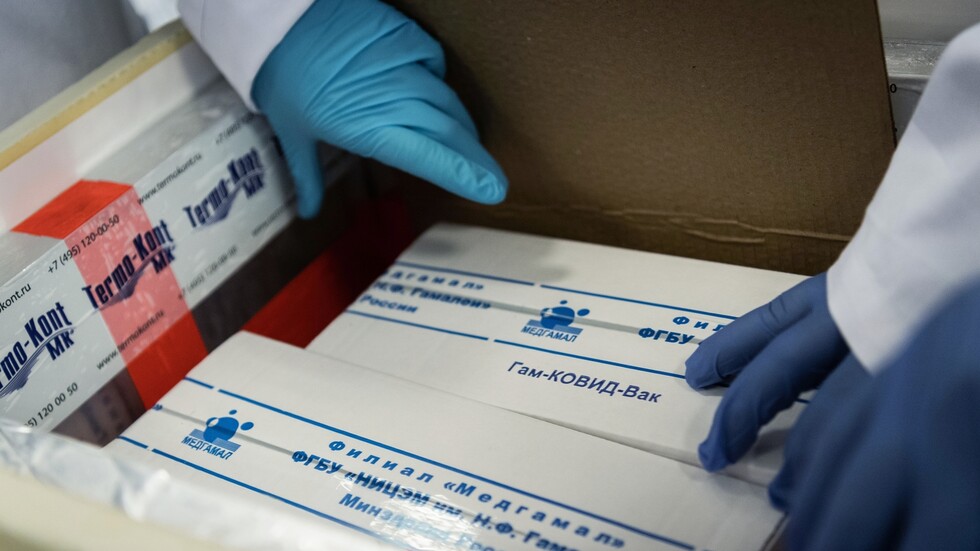 إيران تبرم عقدا لاقتناء وإنتاج لقاح 