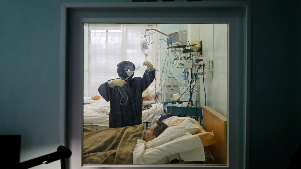 لليوم الثالث على التوالي.. روسيا تسجل 19 ألف إصابة بكورونا