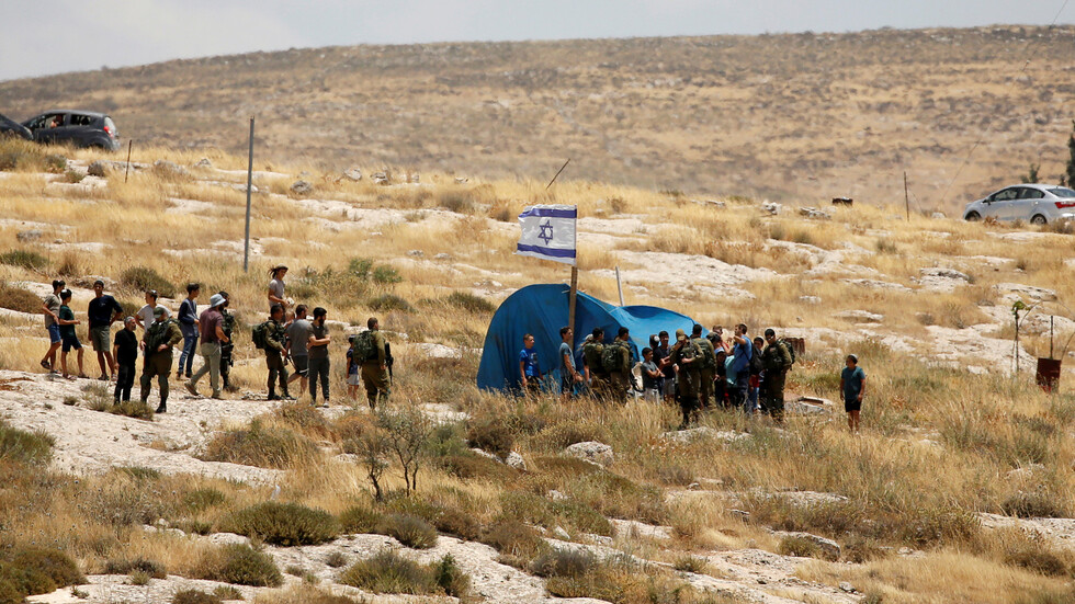 وزير العدل الفلسطيني يكشف عن مساع لإدراج مجموعات استيطانية على قائمة الإرهاب