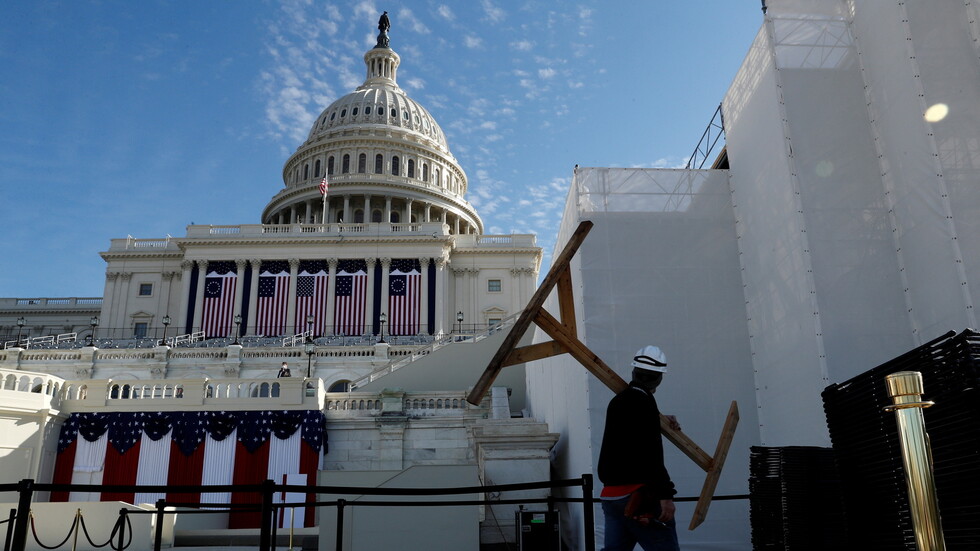 الديمقراطيون يسعون إلى حظر الأسلحة في الكابيتول للجميع