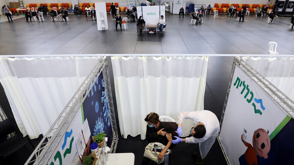 إسرائيل تعلن أنها سترسل 5000 جرعة من لقاح كورونا إلى السلطة الفلسطينية