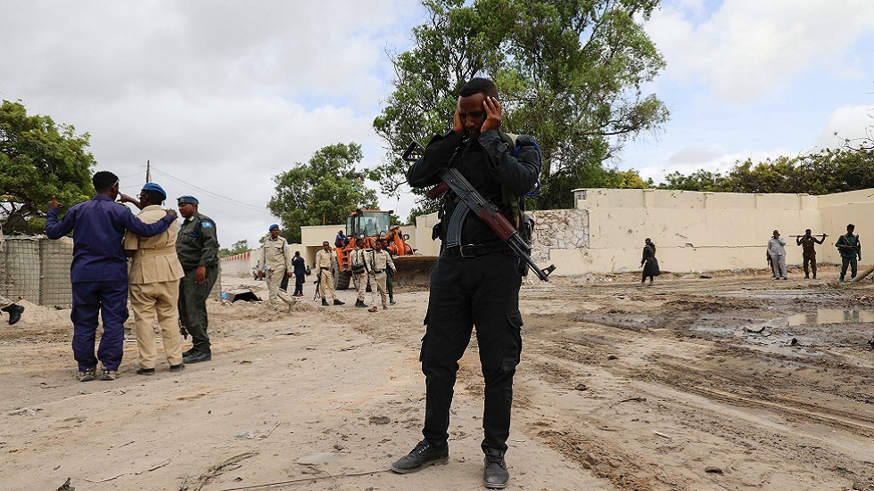 قتلى وجرحى بينهم أتراك بهجوم انتحاري في الصومال
