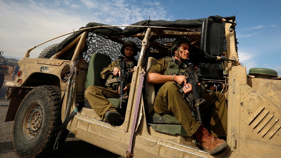 هآرتس: جنود إسرائيليون إذ يتخذون السطو المسلح مصدر دخل إضافيا