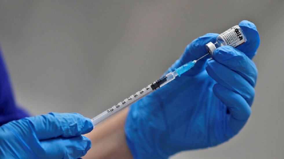 عالم مناعة أمريكي: واشنطن تناقش خفض جرعة لقاح Moderna لتسريع عملية التطعيم