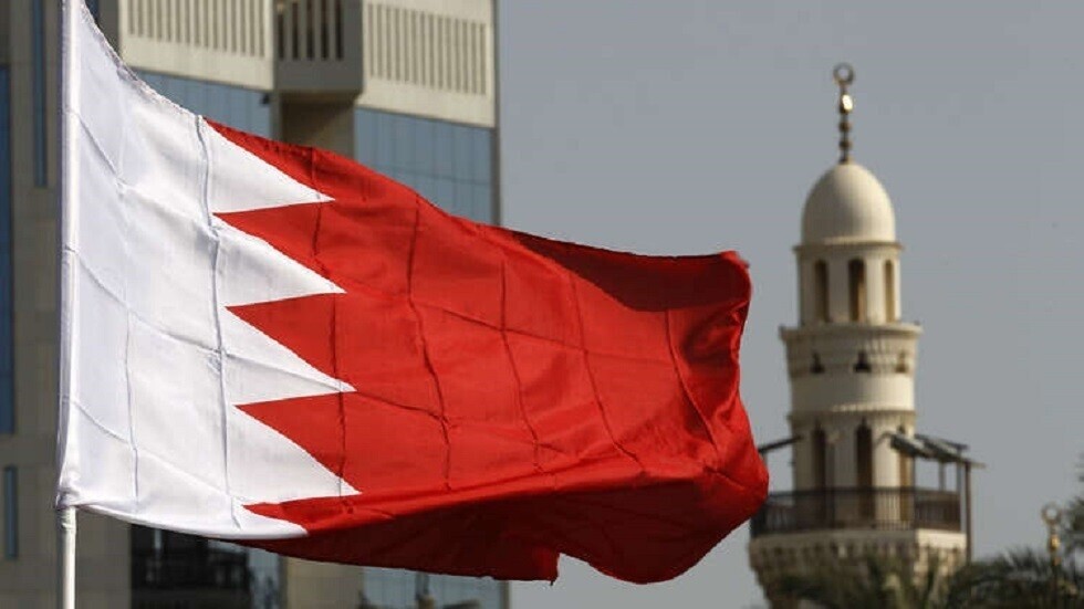 ولي عهد البحرين يحضر القمة الخليجية نيابة عن الملك