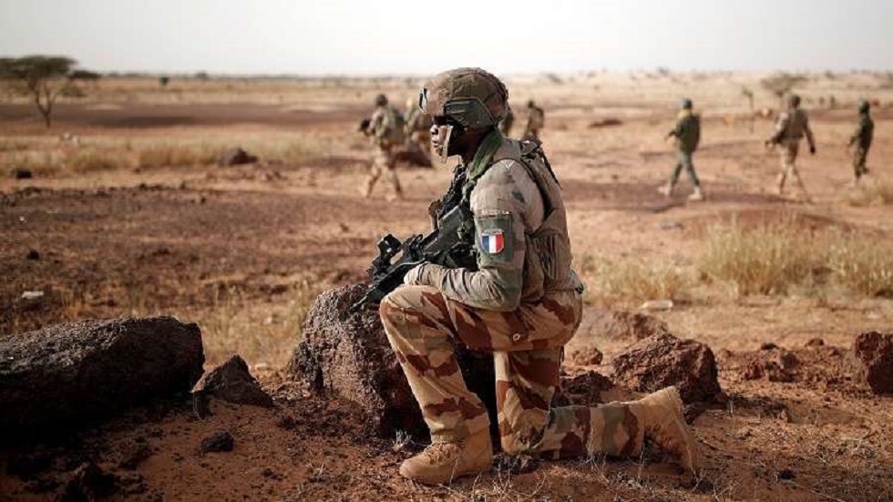 فرنسا تعلن مقتل عشرات الإرهابيين وسط مالي