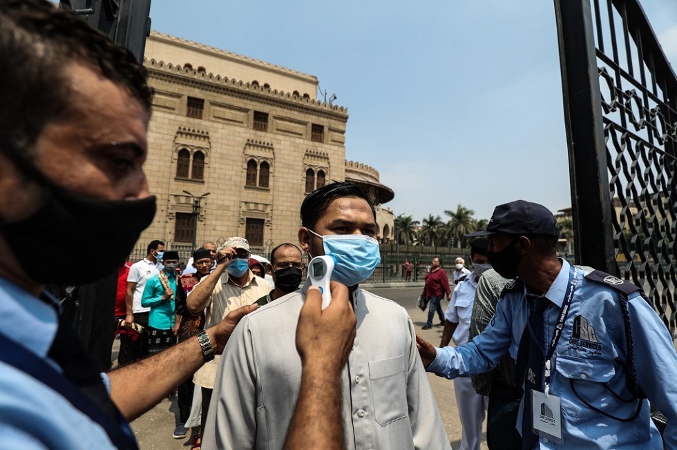 مصر تسجل 993 إصابة جديدة بفيروس كورونا و55 وفاة