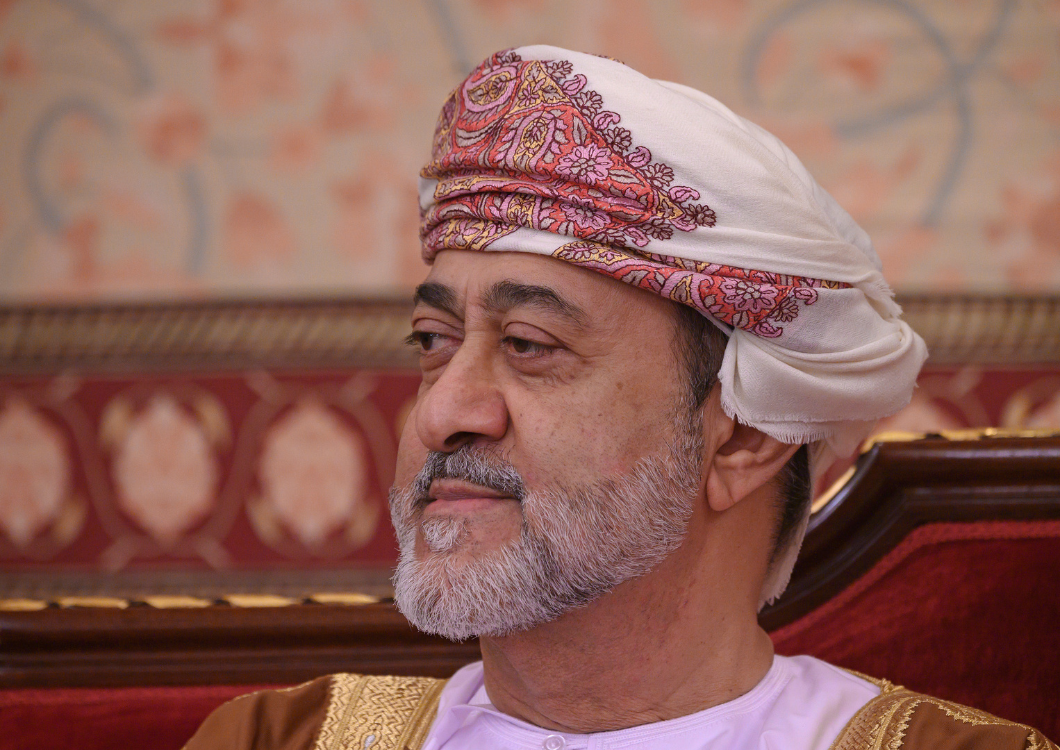 سلطان عمان يصدر مرسومين جديدين حول السلطة وانتقالها في البلاد