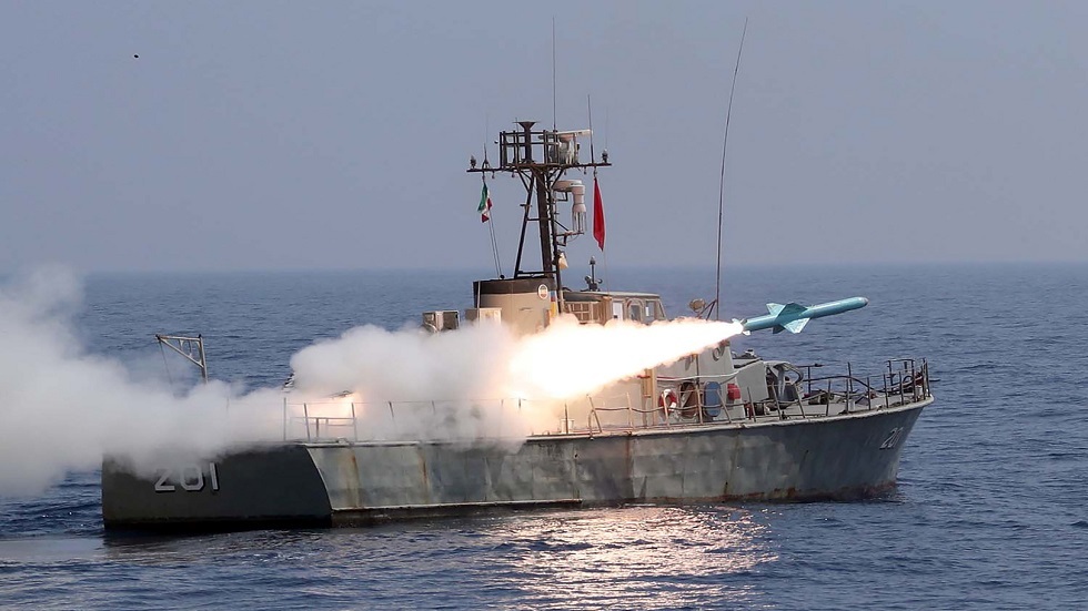 البحرية الإيرانية ترصد غواصة أجنبية في منطقة مناورات عسكرية (صور + فيديو)