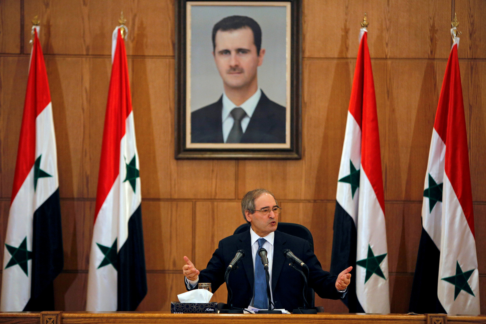 الاتحاد الأوروبي يفرض عقوبات على وزير الخارجية السوري الجديد
