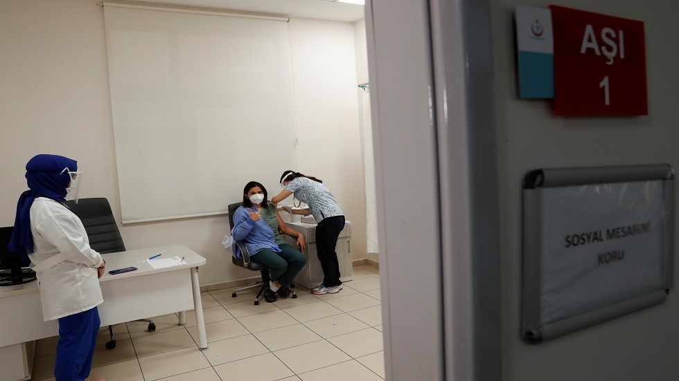 تركيا.. تطعيم أكثر من 600 ألف شخص ضد كورونا خلال يومين