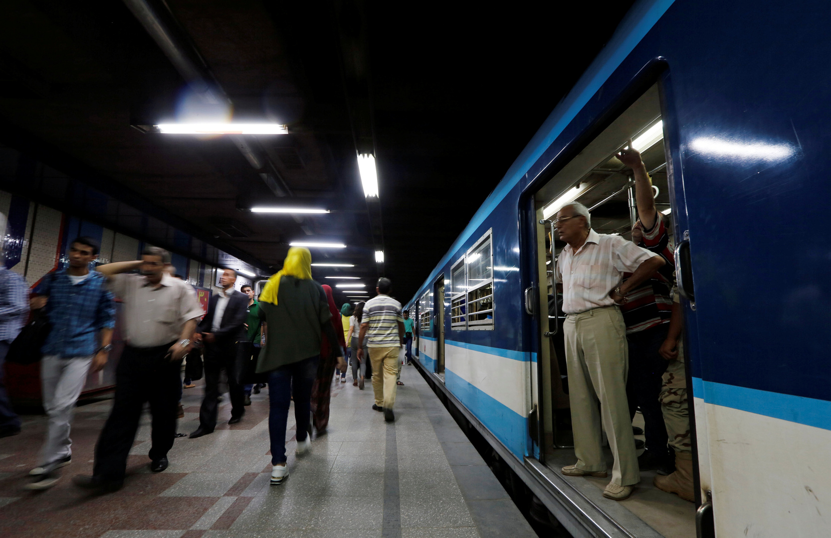 وزير النقل المصري يكشف تفاصيل مشروع القطار السريع