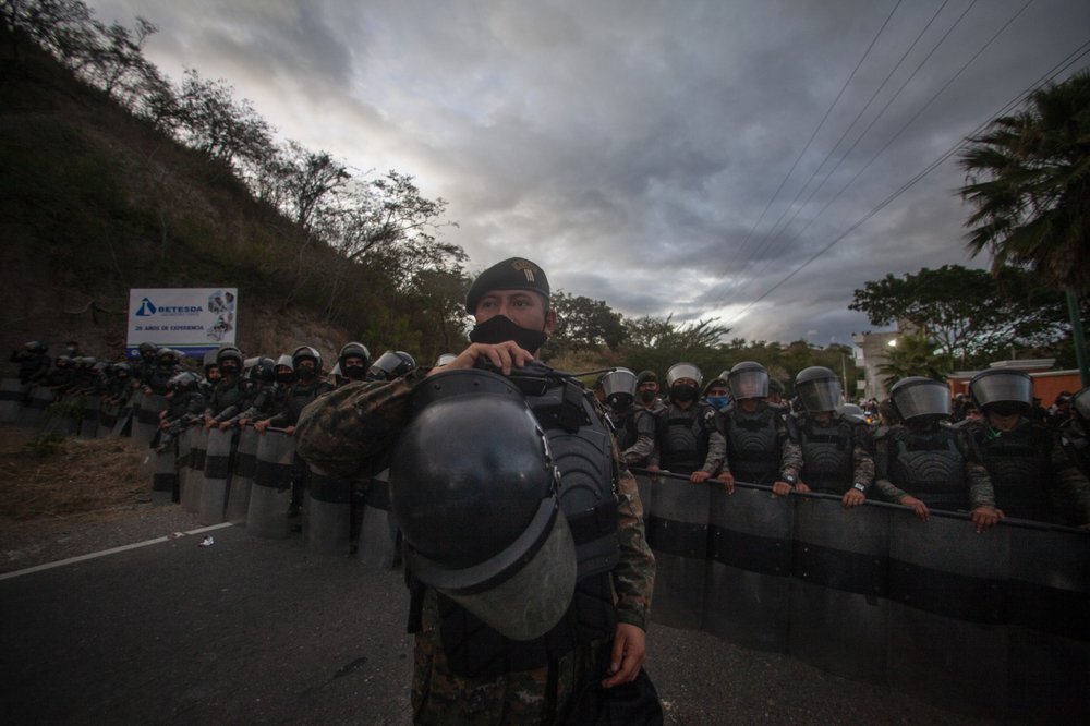 غواتيمالا تحاول سد طريق سيل من الزاحفين نحو الحدود الأمريكية