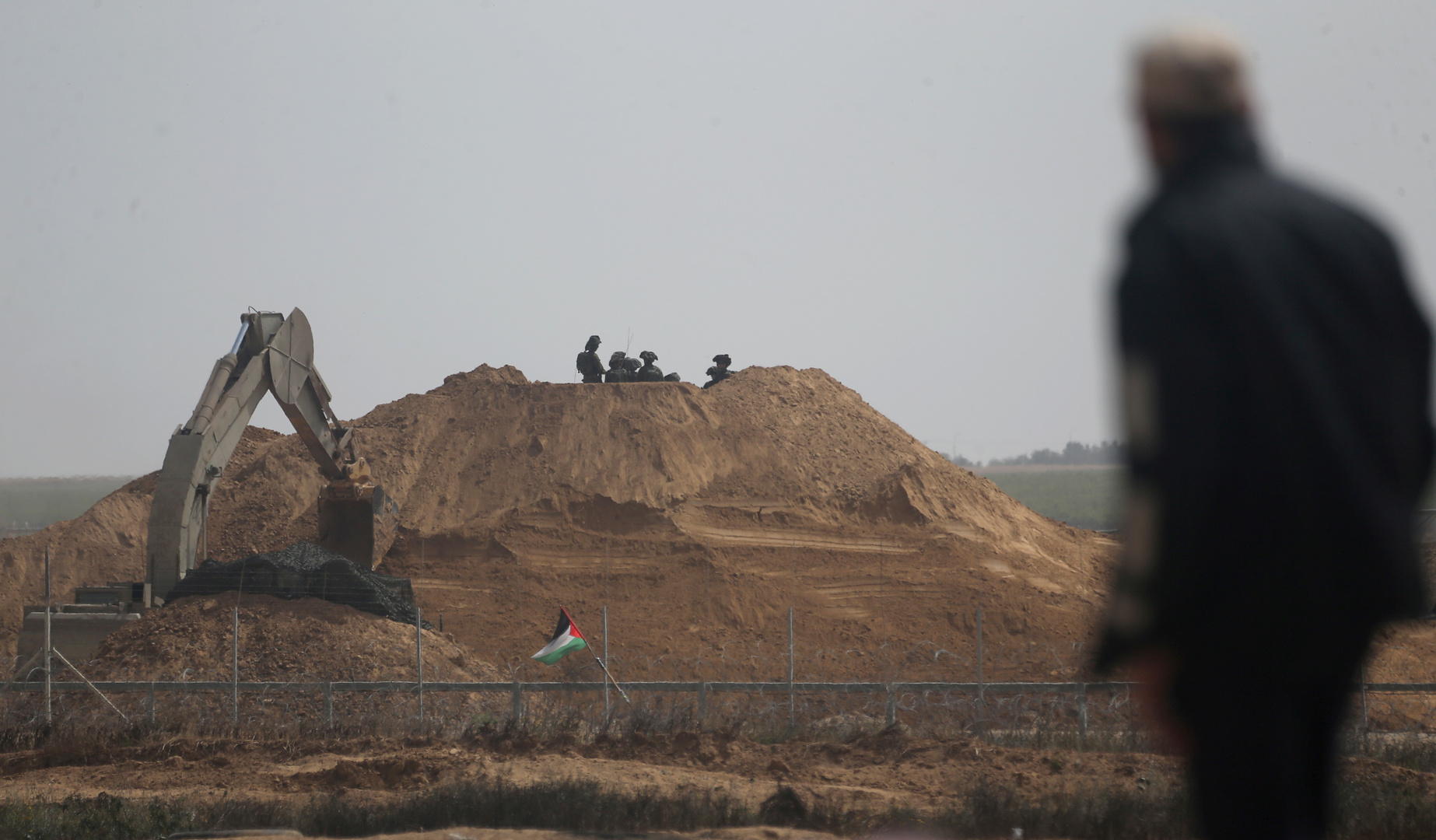 آليات إسرائيلية تتوغل بشكل محدود جنوب غزة