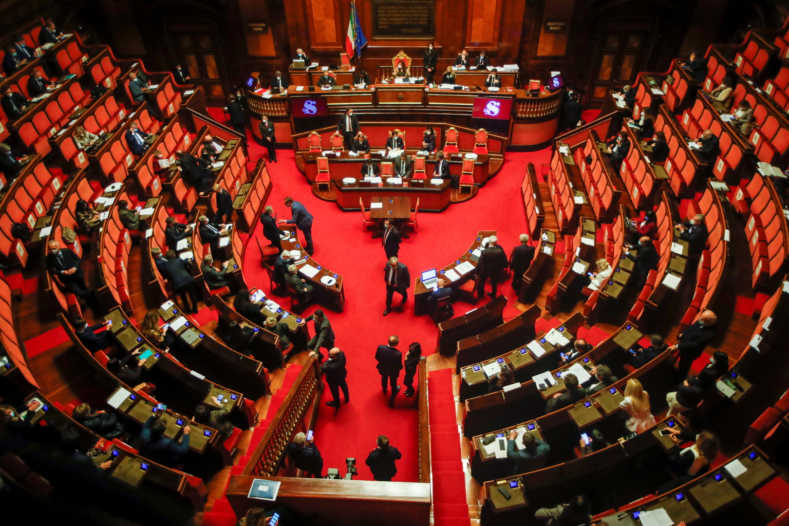 مجلس الشيوخ الإيطالي يمنح الثقة لحكومة كونتي - RT Arabic