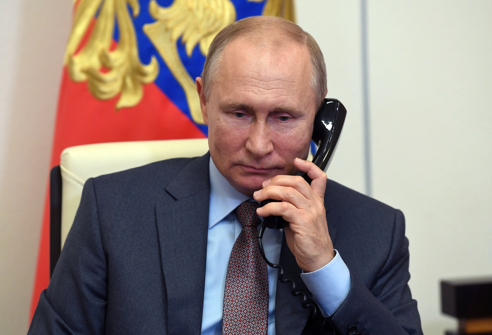 بوتين يبحث مع رئيس المجلس الأوروبي قضية نافالني