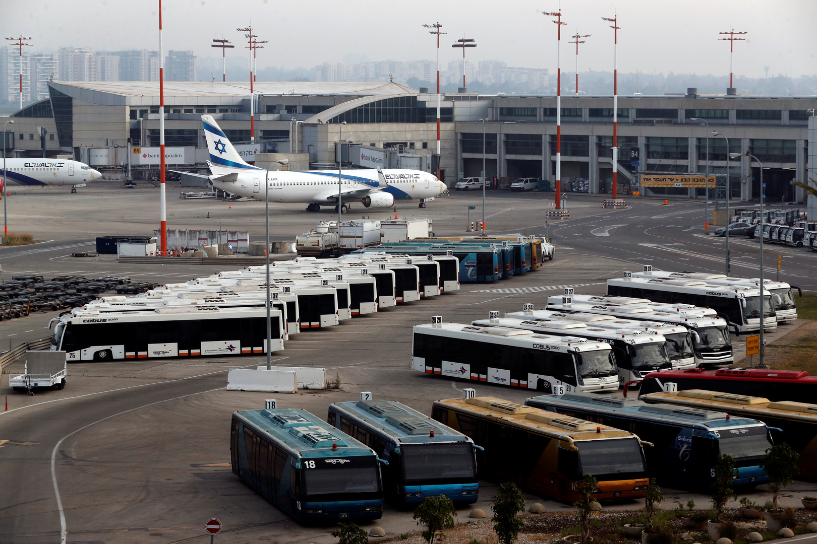 إسرائيل تبحث مسألة إغلاق مطار بن غوريون لمدة 14 يوما لمنع انتشار طفرات كورونا