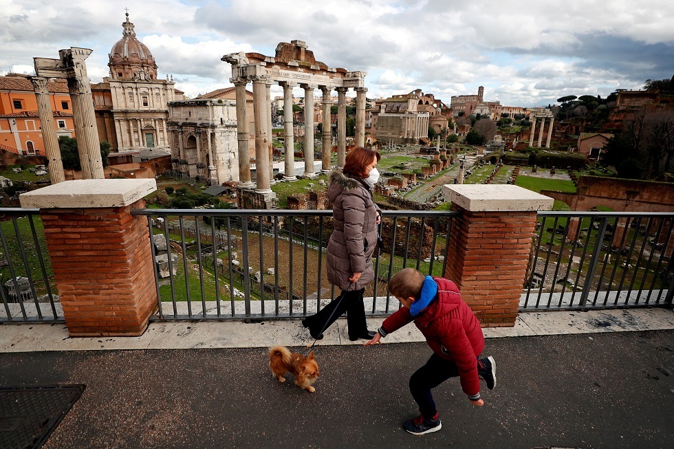 إيطاليا تسجل انخفاضا في الوفيات والإصابات الجديدة بكورونا