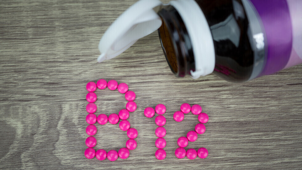 خفقان القلب وعلامات أخرى تحذر من نقص فيتامين B12 الهام