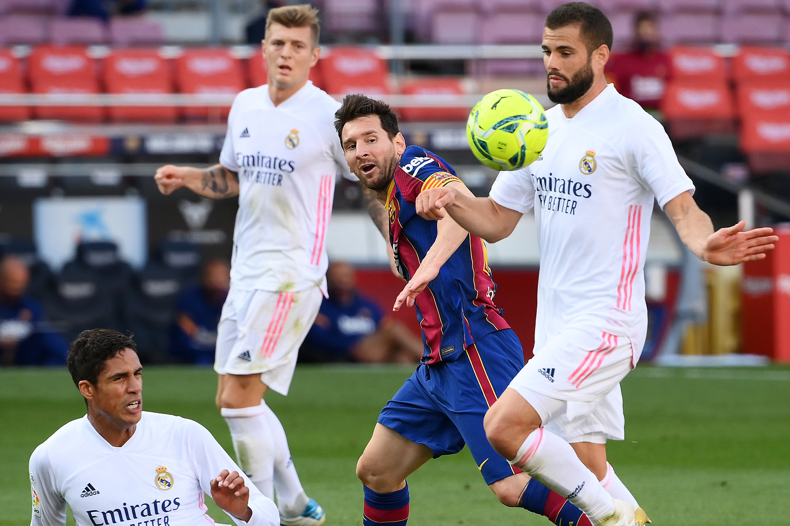 ريال مدريد يعلن إصابة مدافعه بفيروس كورونا