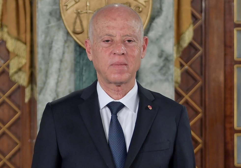 الرئاسة التونسية تتلقى ظرفا مشبوها يحتوي على مسحوق وتفتح تحقيقا
