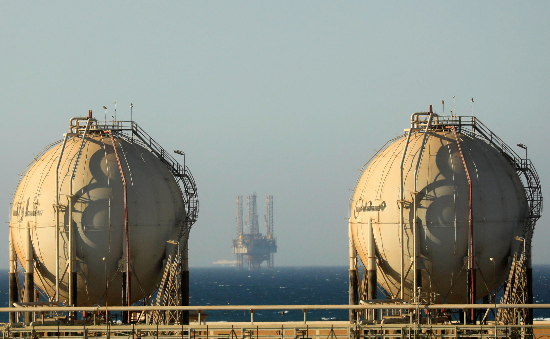تقرير: مصر قد تصبح من كبار مصدري الغاز المسال في العالم