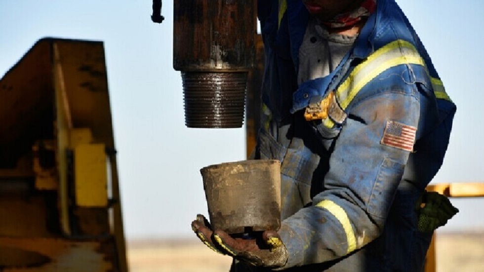 إنتاج النفط الأمريكي يتخطى الـ11 مليون برميل يوميا لأول مرة منذ أبريل 2020