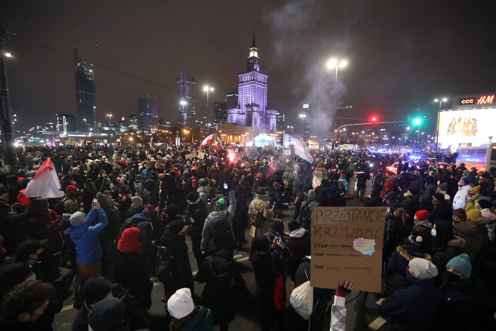 بولندا.. مواجهات بين الشرطة ومحتجين على حظر الإجهاض