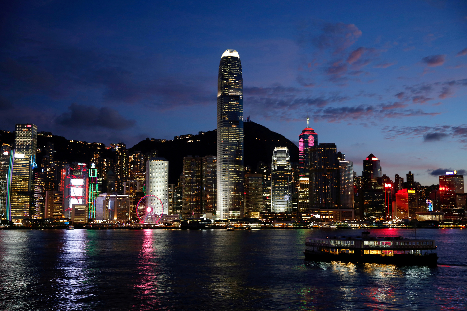 هونغ كونغ تعتمد أطول حجر صحي في العالم للوافدين إاليها