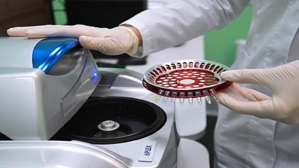 متى وكيف وقعت أول إصابة بمرض نقص المناعة البشرية؟