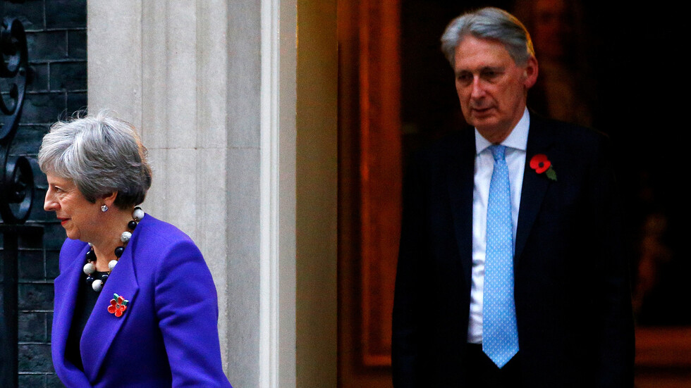 هاموند يهاجم ماي: لم يكن لديها فكرة عن تبعات "بريكست"